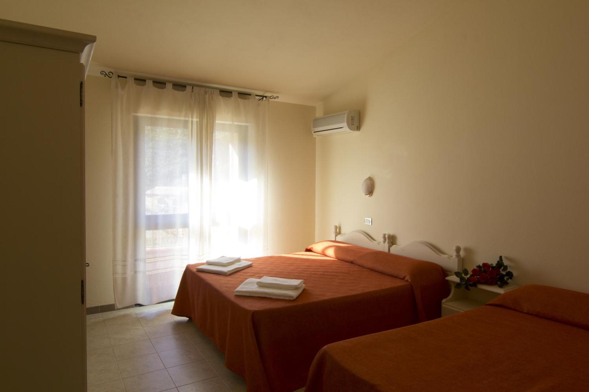 Agriturismo Sa Rocca Iglesias Phòng bức ảnh
